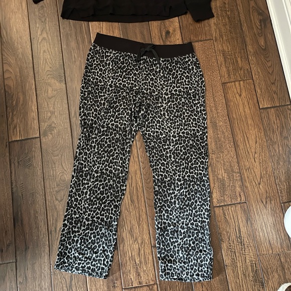 Pajamas - Picture 5 of 9